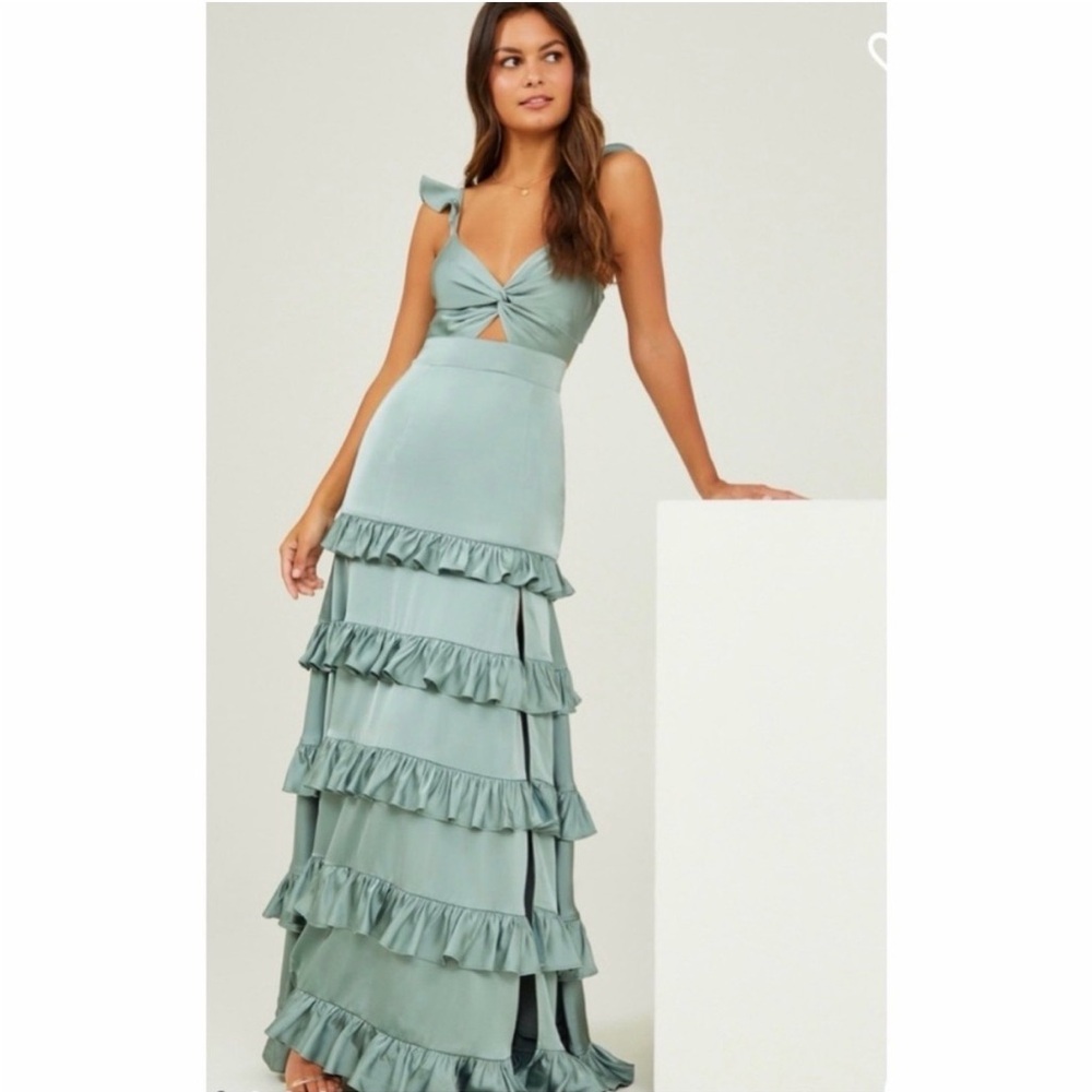 FLASH SALE❣️ALTAR’D STATE $248 ALANA MARIE RUFFLED MAXI DRESS